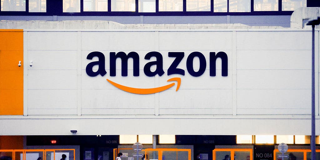 Amazon opens first physical fashion retail store - Vimarsana News