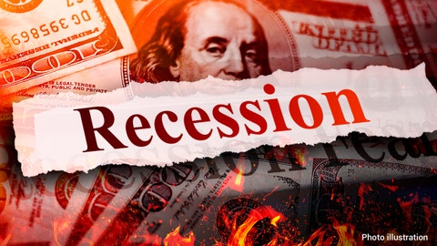 Economics professor rips Biden admin denying recession: 'Just accept it'