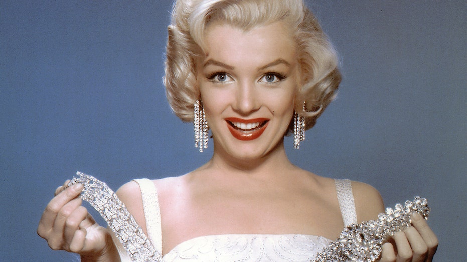 Marilyn monroe hot sale costume jewelry