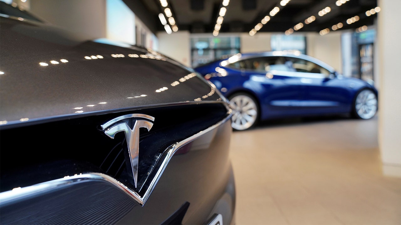 Tesla sells record number of cars but falls short of expectations – Fox Business