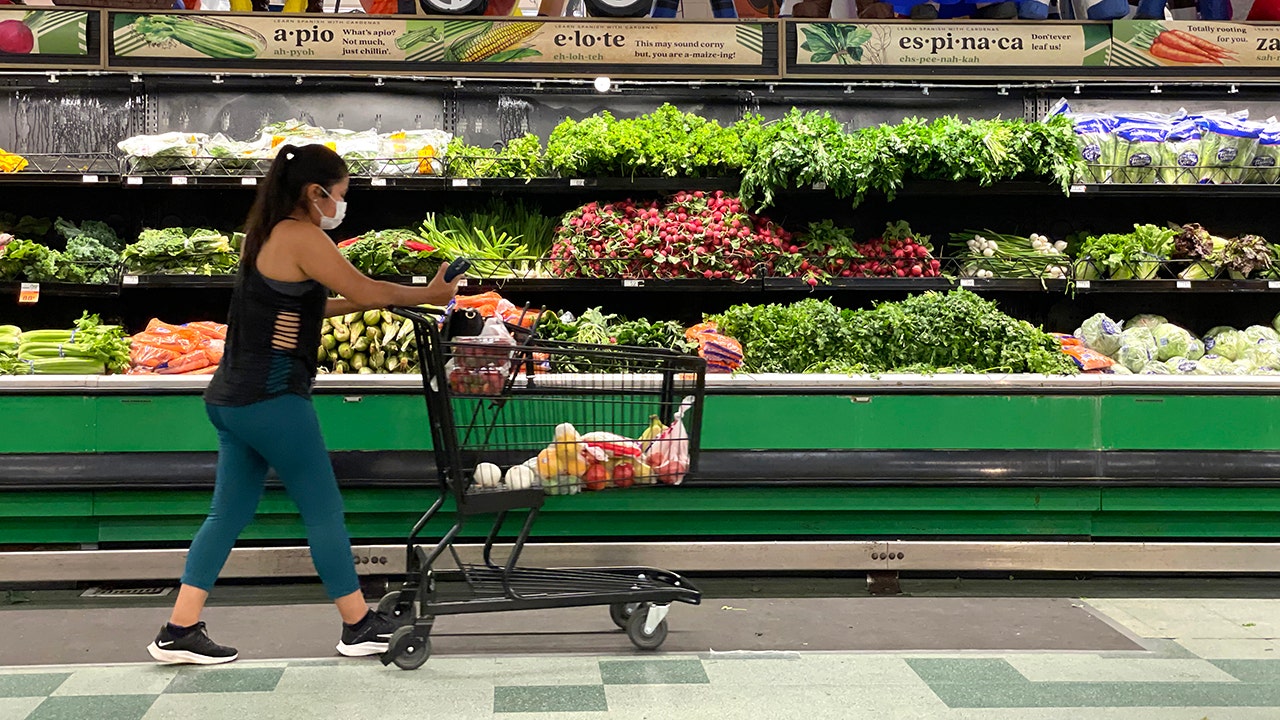 Sizzling-hot inflation costing Americans an extra $460 a month, analysis shows