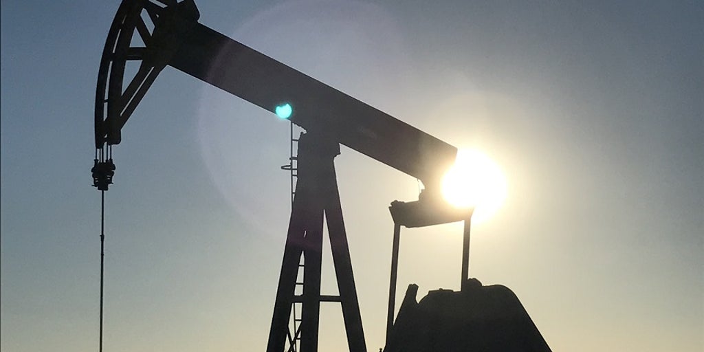 Texas Gov. Greg Abbott fires warning to Biden over EPA rule that could send gas prices even higher - Vimarsana News