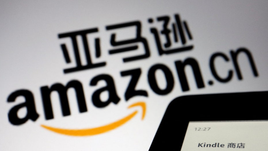 Illustration of Amazon logo and Kindle