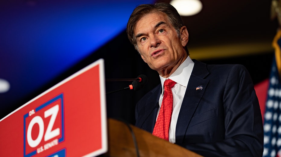 Dr. Mehmet Oz speaks at a podium