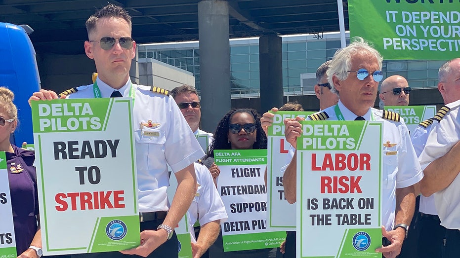 Delta pilots JFK