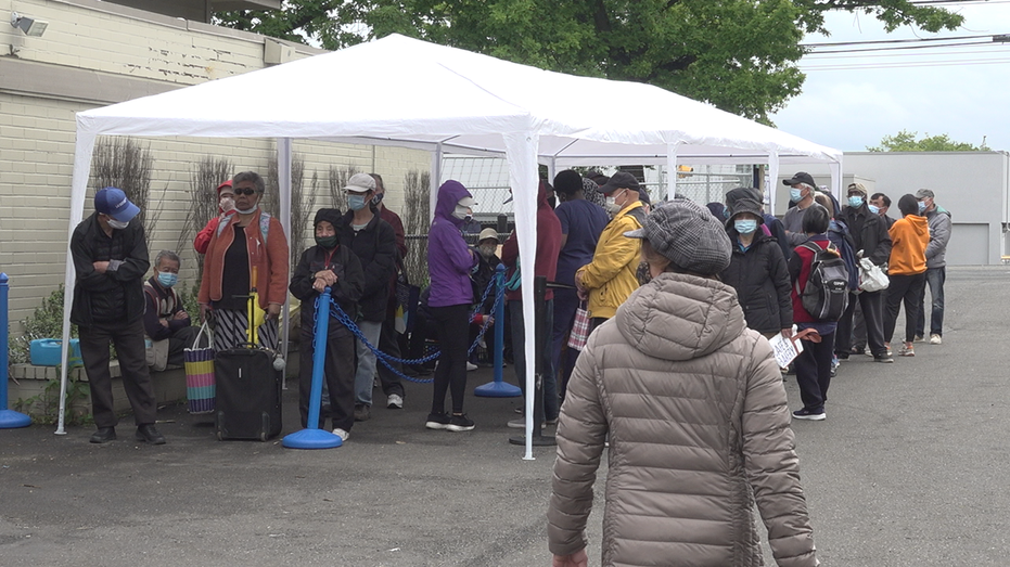 Line outside food bank in Washington state