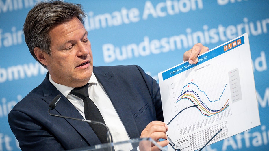 German minister Robert Habeck talks about gas supply "crisis"