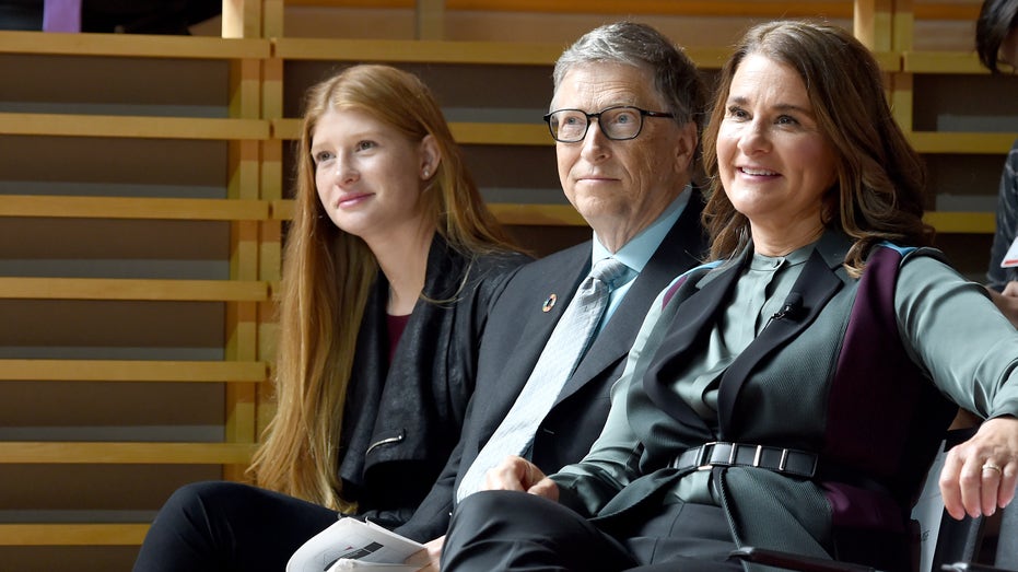Bill Gates with his then-wife and daughter
