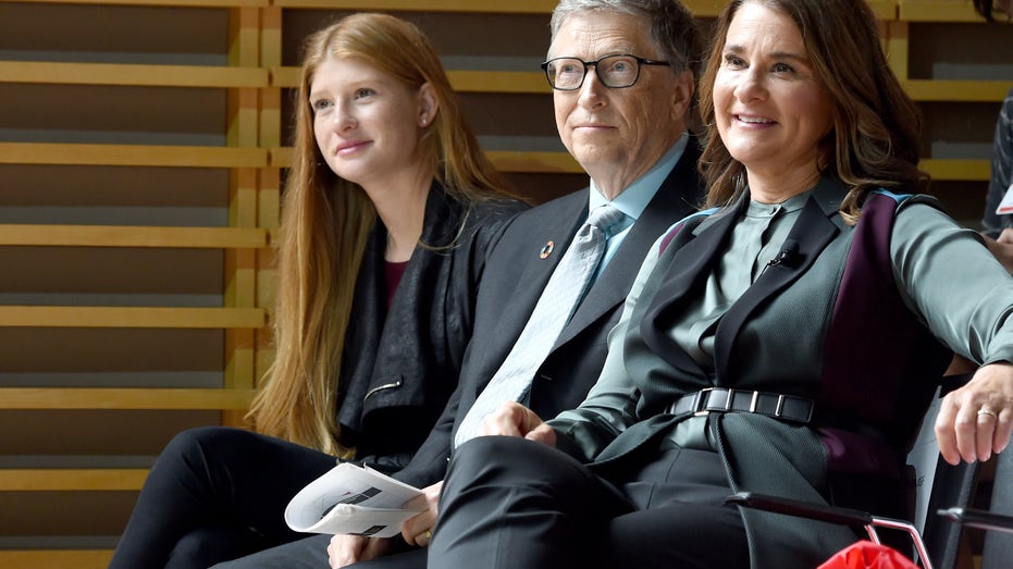 Bill Gates with his then-wife and daughter