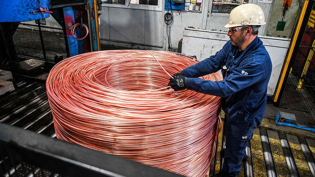 Copper prices sink, flashing another recession warning Copper prices sink, flashing another recession warning