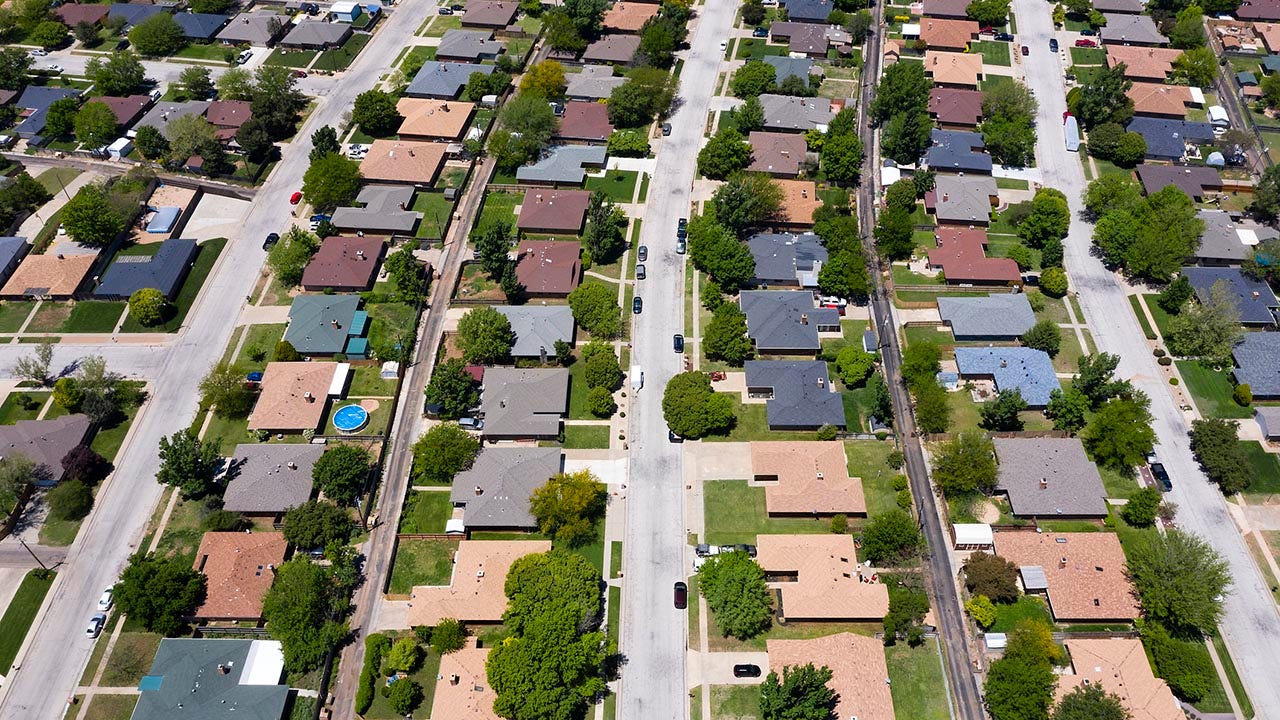 Homeowners’ wealth may be shrinking as price gains lag inflation
