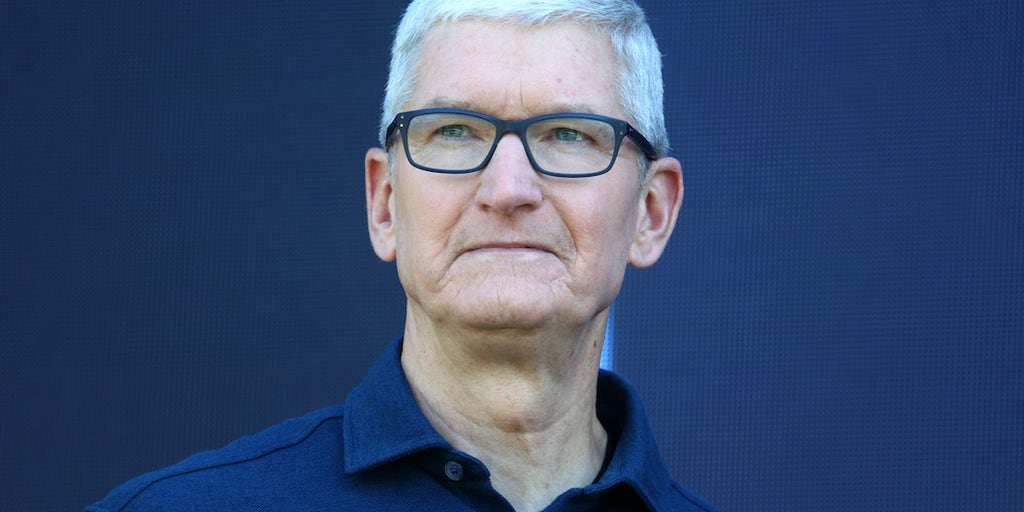Tim Cook, Apple CEO, weighs in after disappointing first-quarter revenue - Vimarsana News