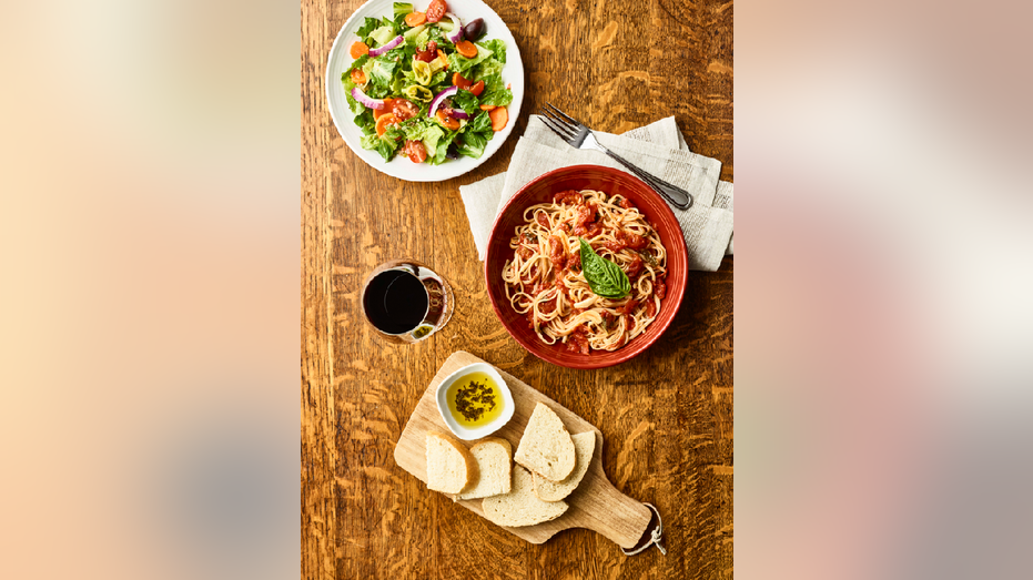 Carrabba's Italian Grill Pasta and a Pour