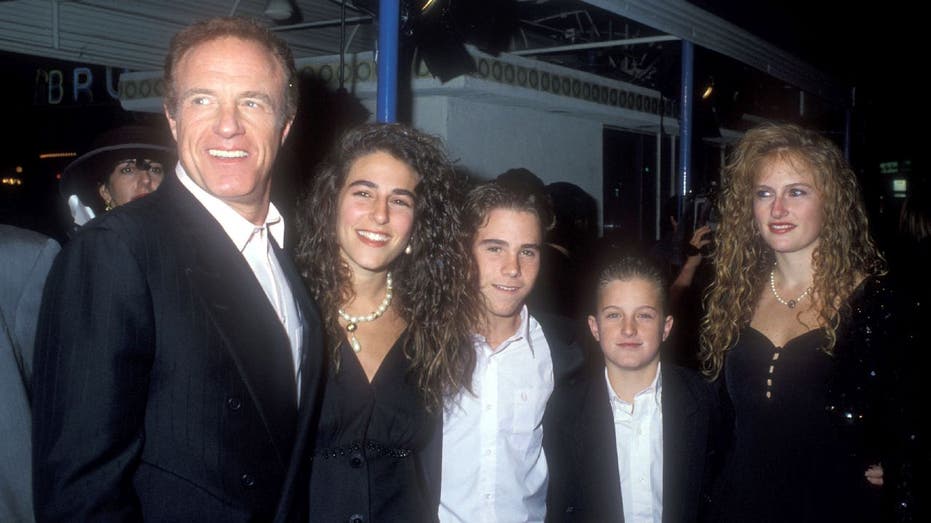 James Caan and family at 1990 'Misery' premiere