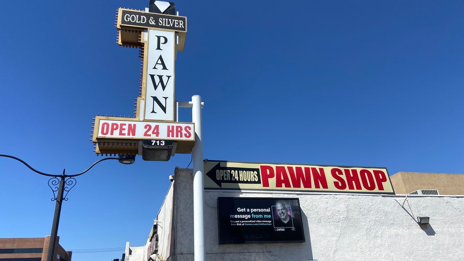 Las Vegas pawn shop signs