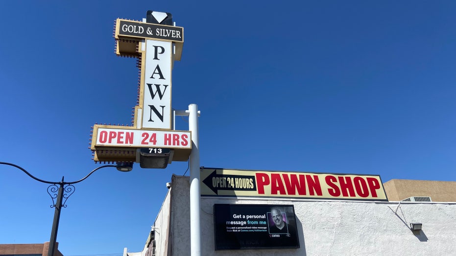 Las Vegas pawn shop signs