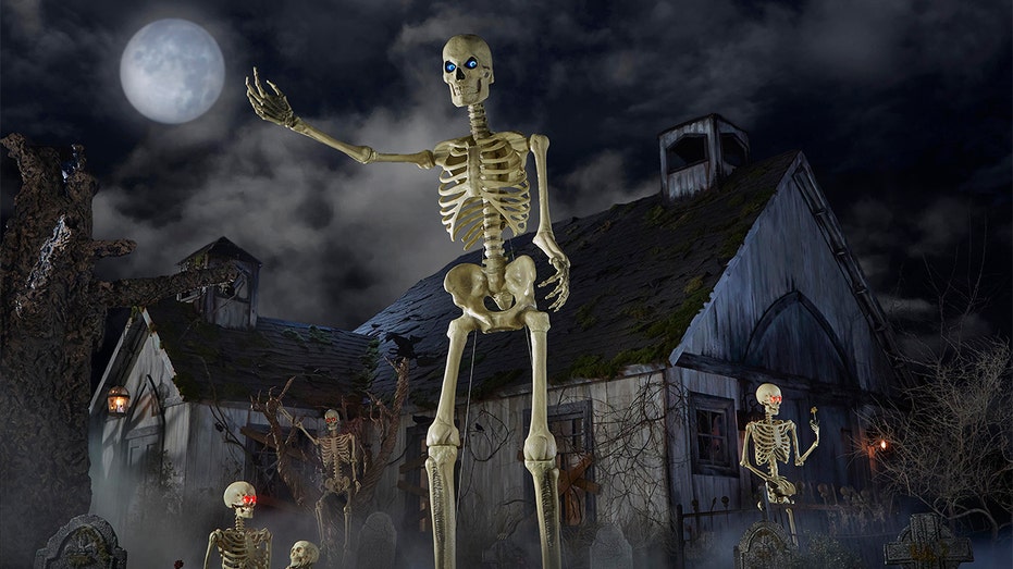 Home Depot’s 12-foot $300 skeleton is back in stock for Halloween | Fox ...