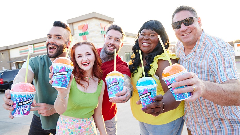 7 Eleven Offers Customers Free Slurpees Cheap Pizza And Hot Dogs   Slurpee Day 2022 1 