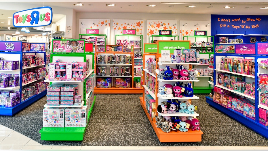 Interior view of Toys R Us