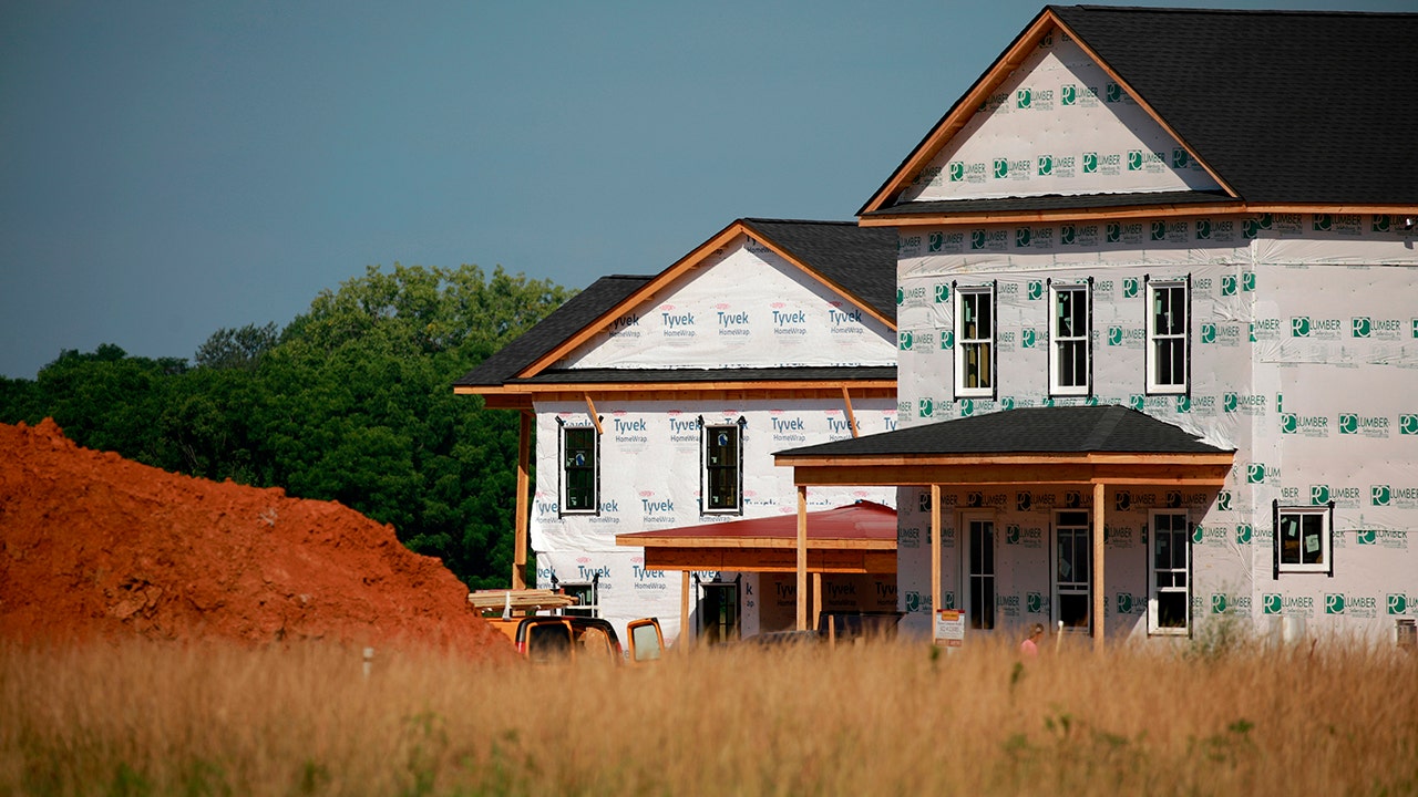 Housing starts unexpectedly plummet to lowest level since 2020