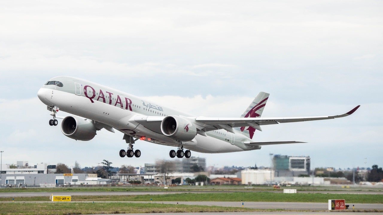 未開封　Airbus A350 Qatar Airways 1:200 1/200 Airbus A350-900 XWB Qatar Airlines launch customer