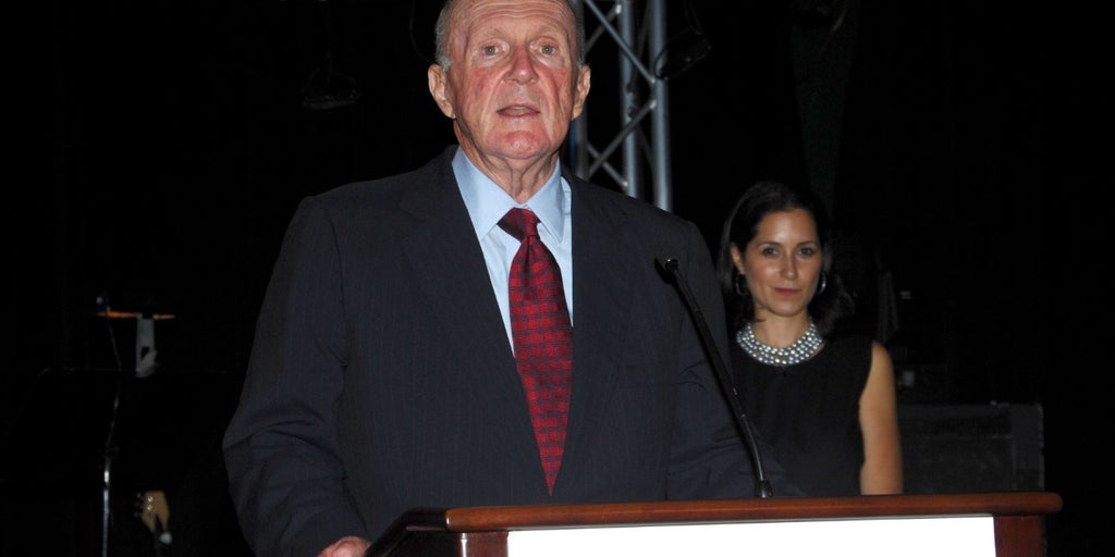 Hedge-fund pioneer Julian Robertson Jr. has died at 90 - Vimarsana News