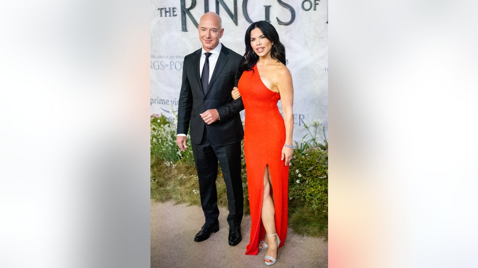 Jeff Bezos and Lauren Sanchez