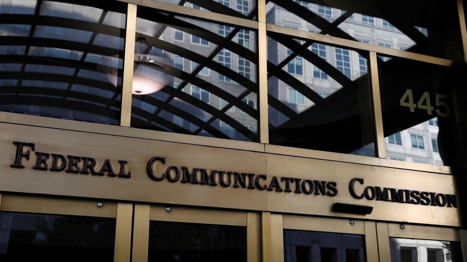 Las reglas espaciales de la Nueva Era deben revisarse, dice la FCC