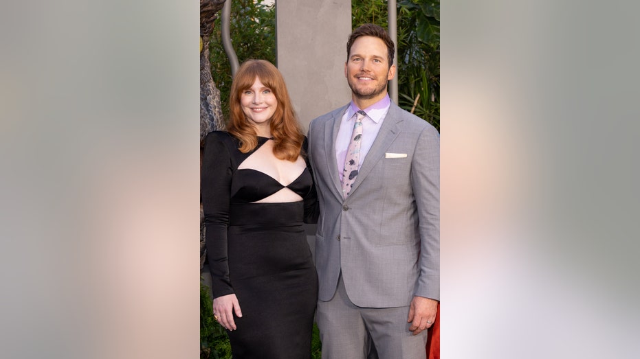 Bryce Dallas Howard and Chris Pratt