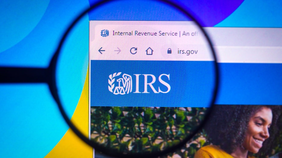 Magnifying glass on IRS website