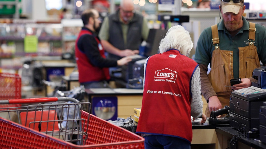 Lowe's employees