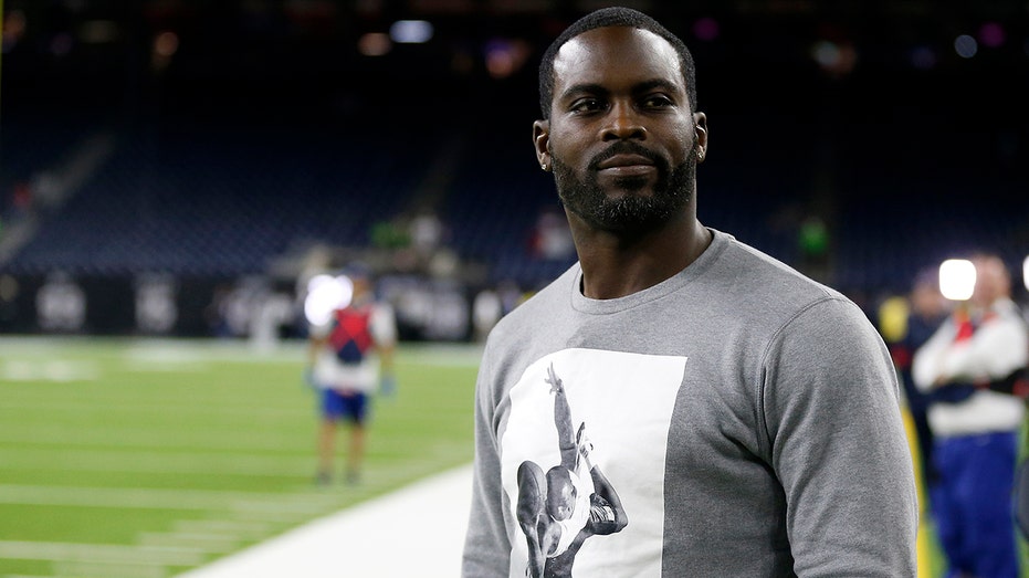 Michael Vick visits the Texans