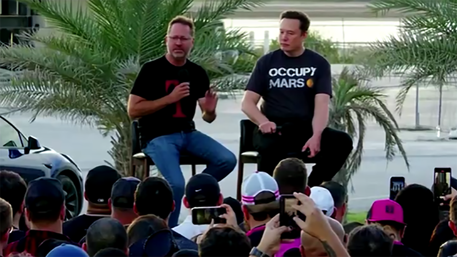Space X and T-Mobile announce service plan