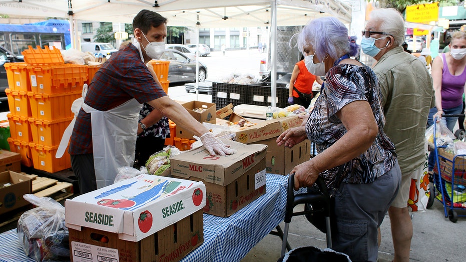 GREEN BAY PACKERS: Stock the Box for Hunger campaign to benefit Feeding  America Associated Bank collects food donations through December