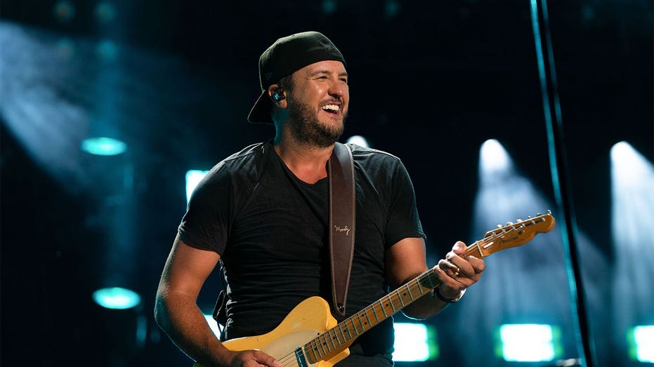 Luke Bryan at CMA fest