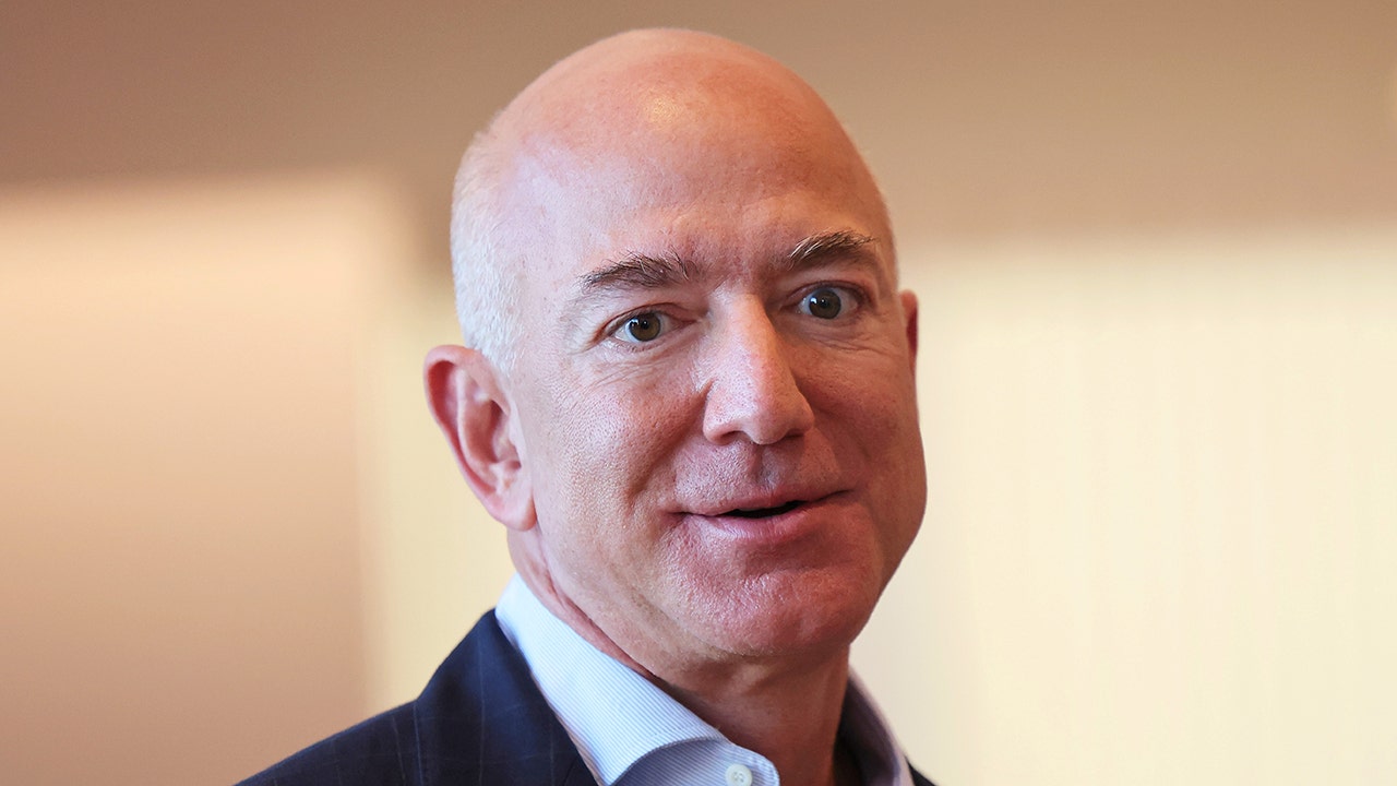 Jeff Bezos experiences health transformation, puts on muscle over the ...