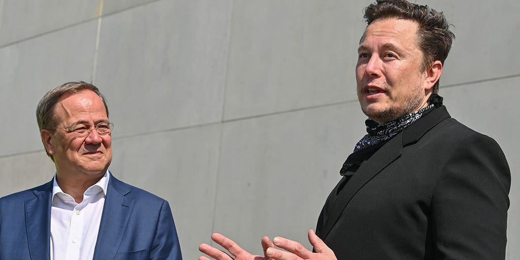 Elon Musk faces skepticism as Tesla plans to deploy humanoid robots - Vimarsana News