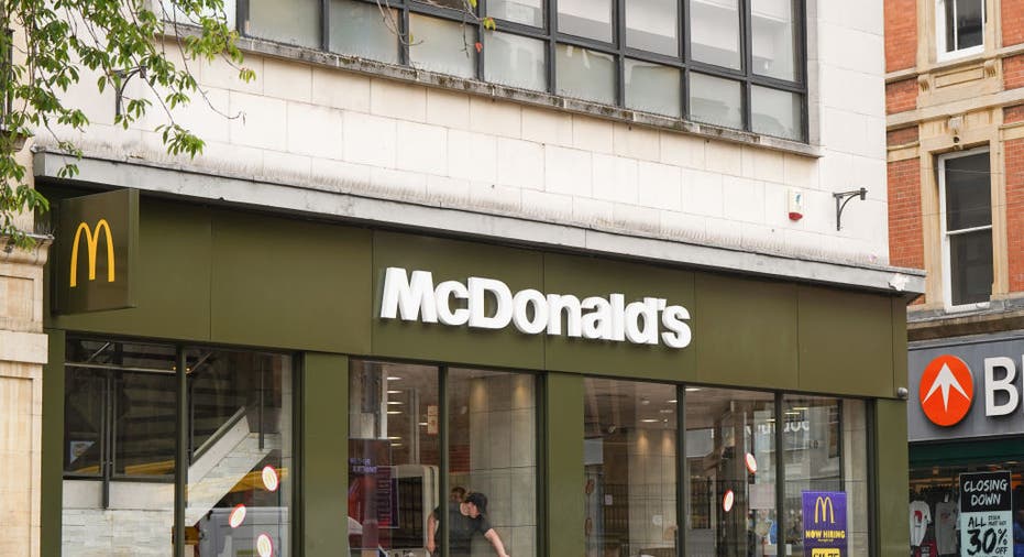 McDonald s to close all its UK restaurants Monday to honor the