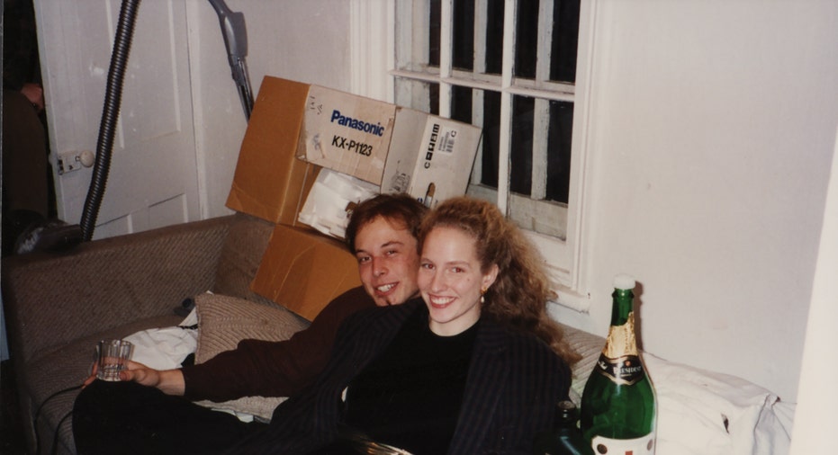 Elon Musk ex-girlfriend photos, memorabilia sell for $165K | Fox