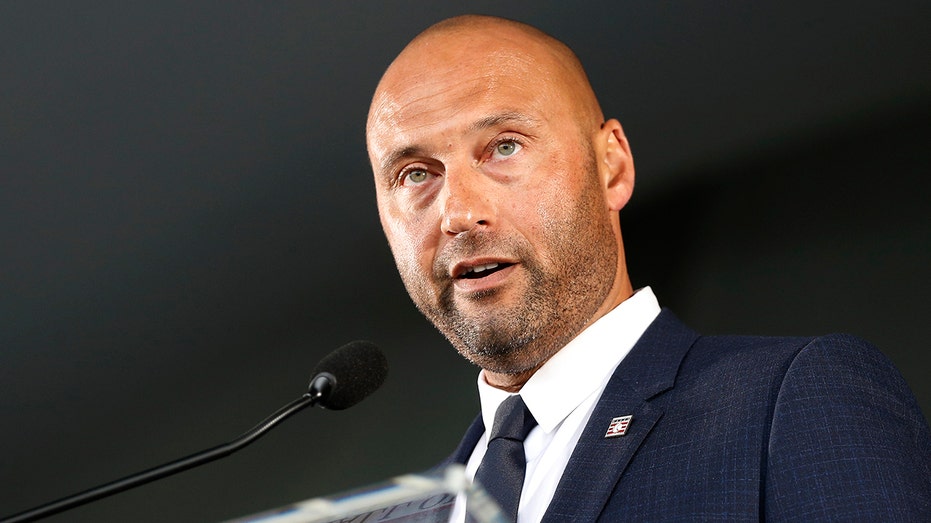 Derek Jeter speaking at Cooperstown