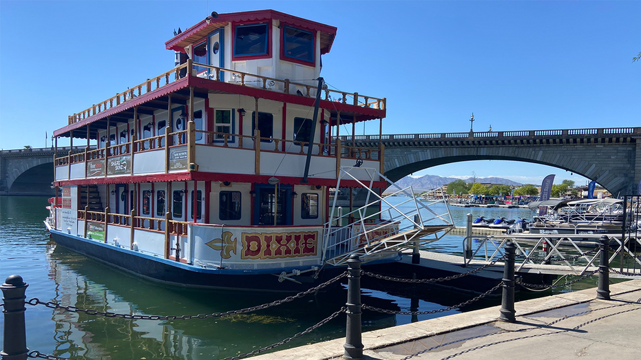 Lake Havasu City boating is popular among tourists