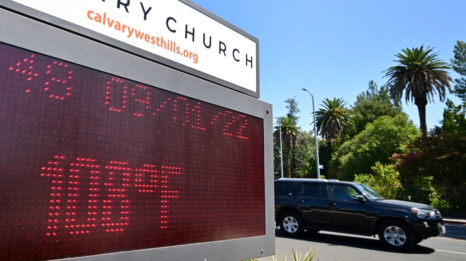 California heat thermometer outside Calvary Church