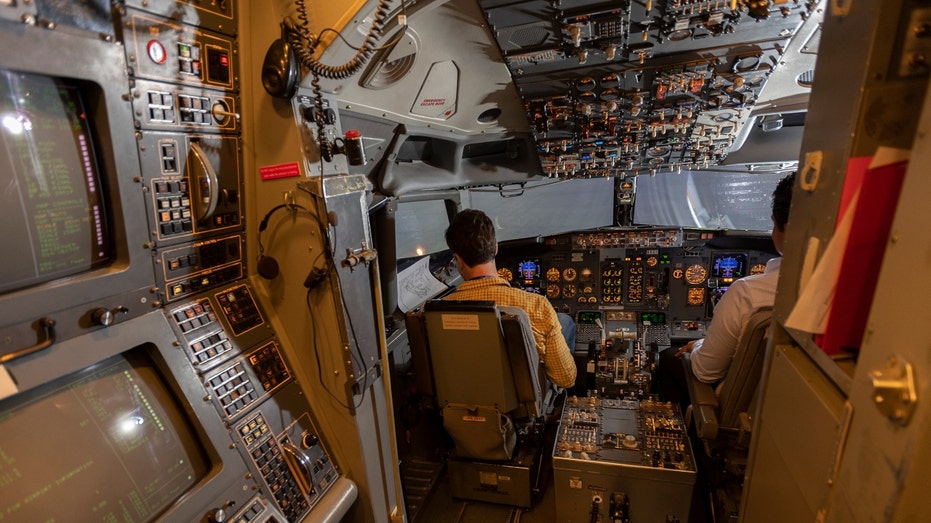 A jet simulator