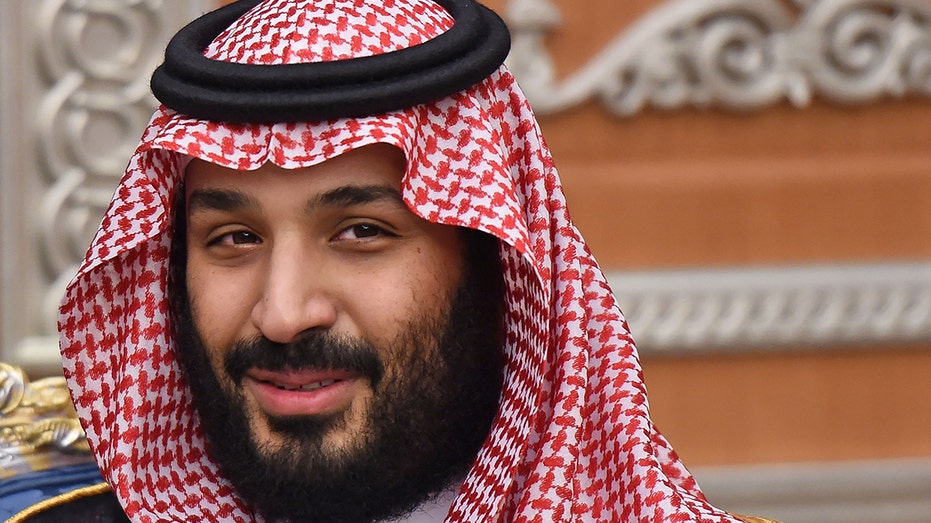 El príncipe heredero saudí sonriendo