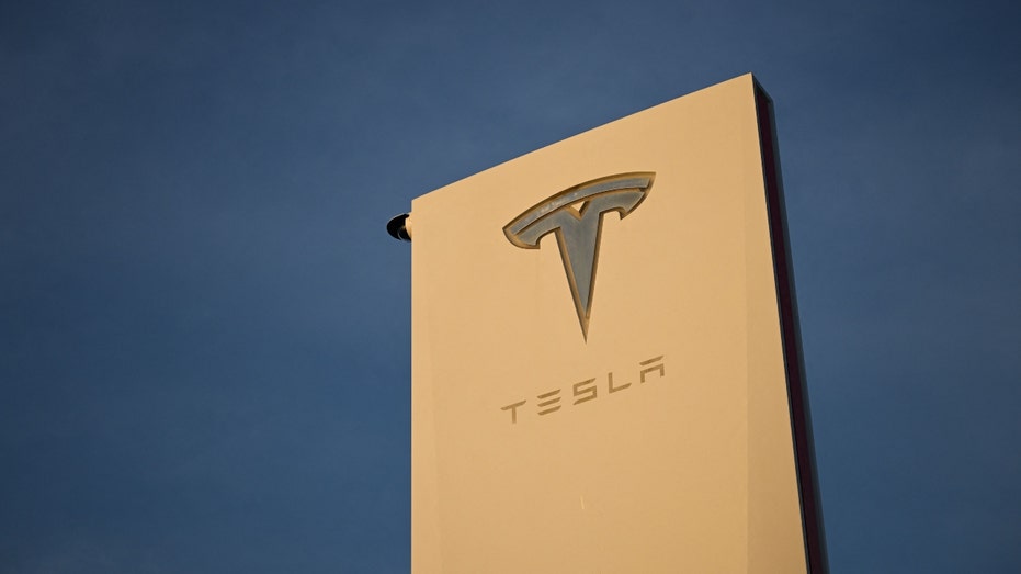 Tesla logo