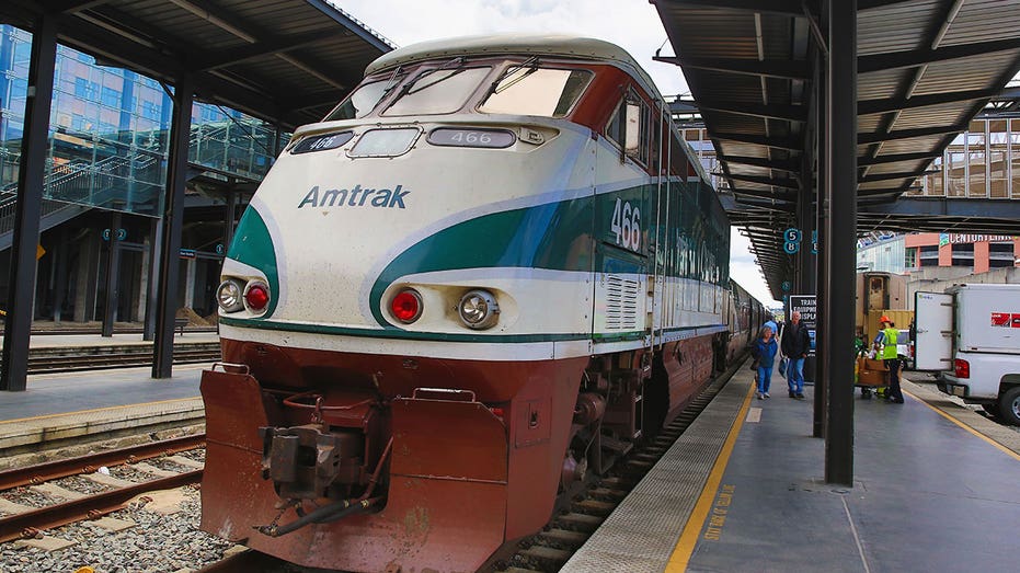 Railroad service Amtrak will resume in September between Washington and Canada. 