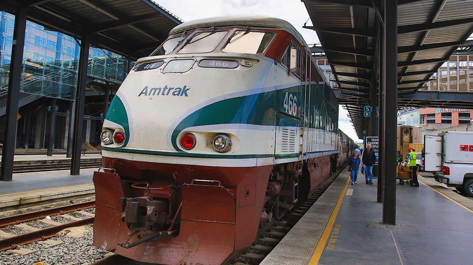 Railroad service Amtrak will resume in September between Washington and Canada.