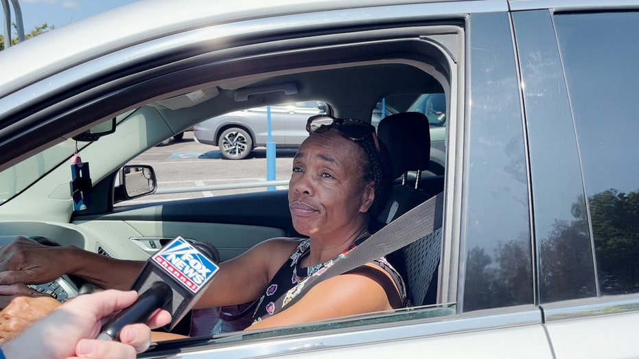 Memphis woman in car