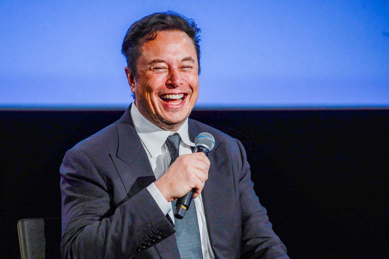 Elon Musk mengatakan jurnalis “berpikir mereka lebih baik daripada orang lain” di tengah kontroversi atas komentar tersebut