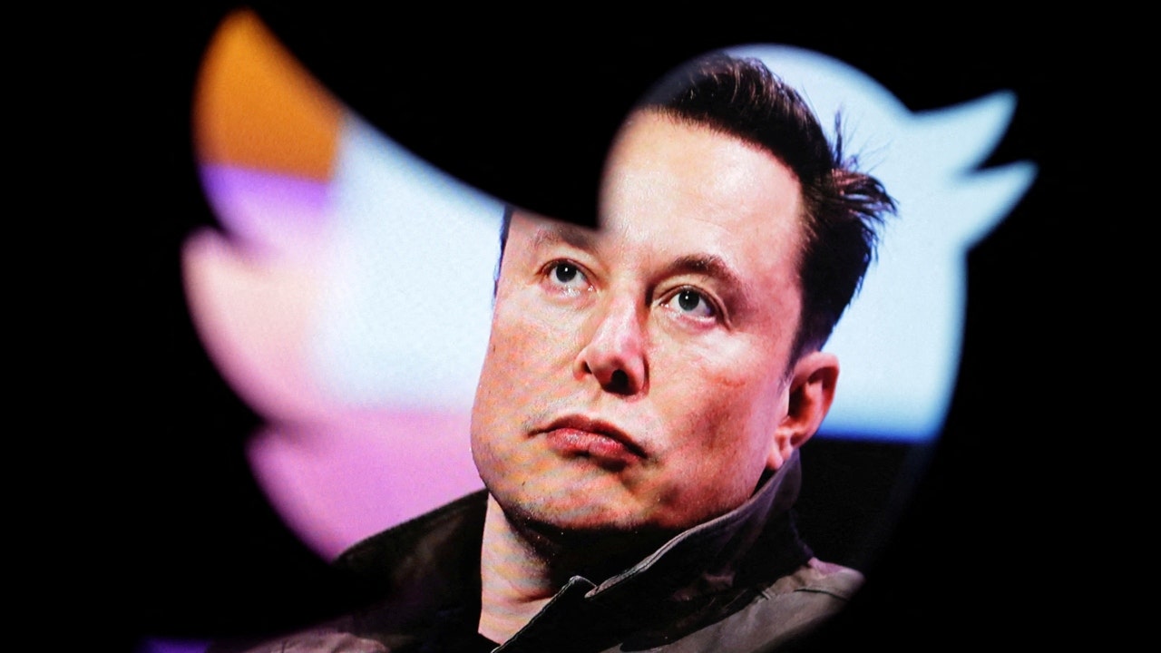 Elon Musk claims Google makes links disappear